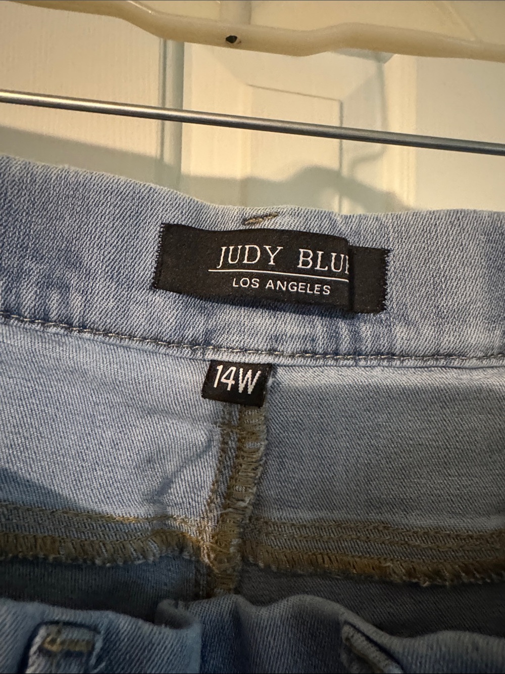 Judy Blue Women's Skinny Jeans in Light Blue Wash - Picture 2 of 7